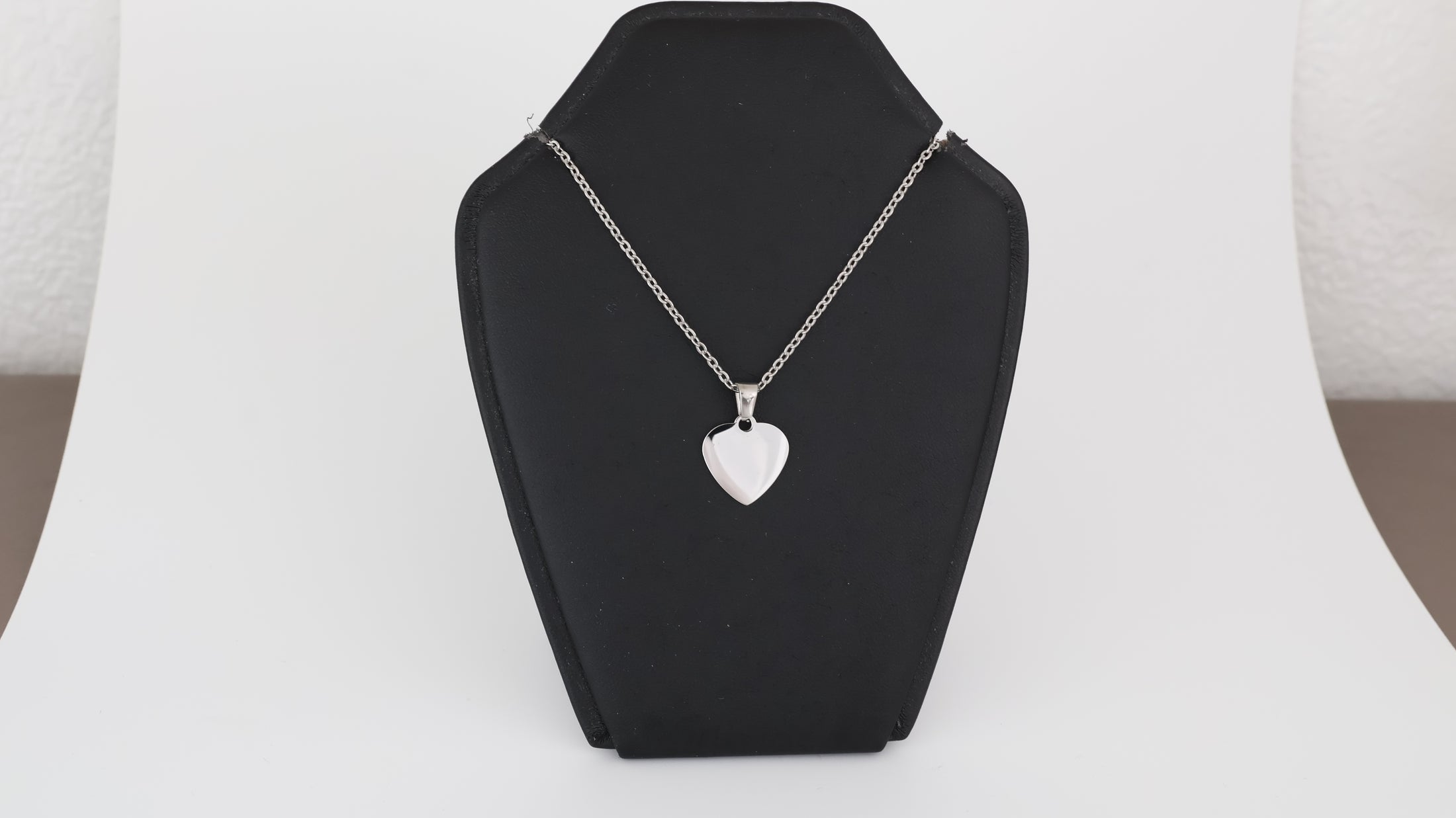 Stainless steel heart pendant with necklace
