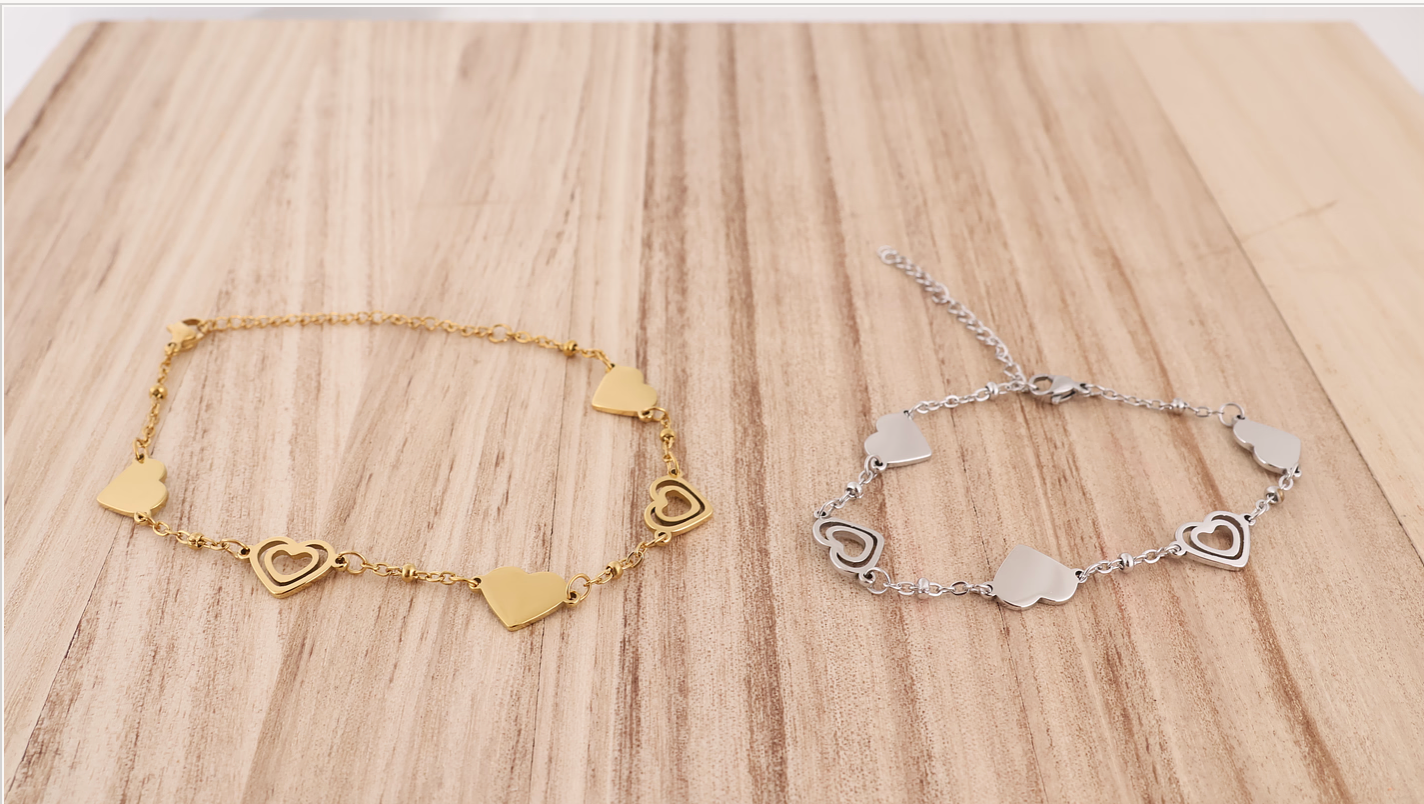 Stainless steel 5 heart 3 engravable heart bracelet